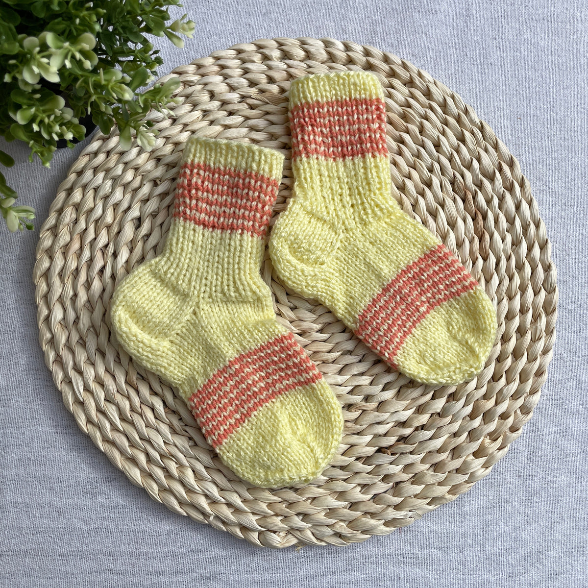 Knitted kids socks, size 17-18, 4-5 years (6,5 in/17 cm)
