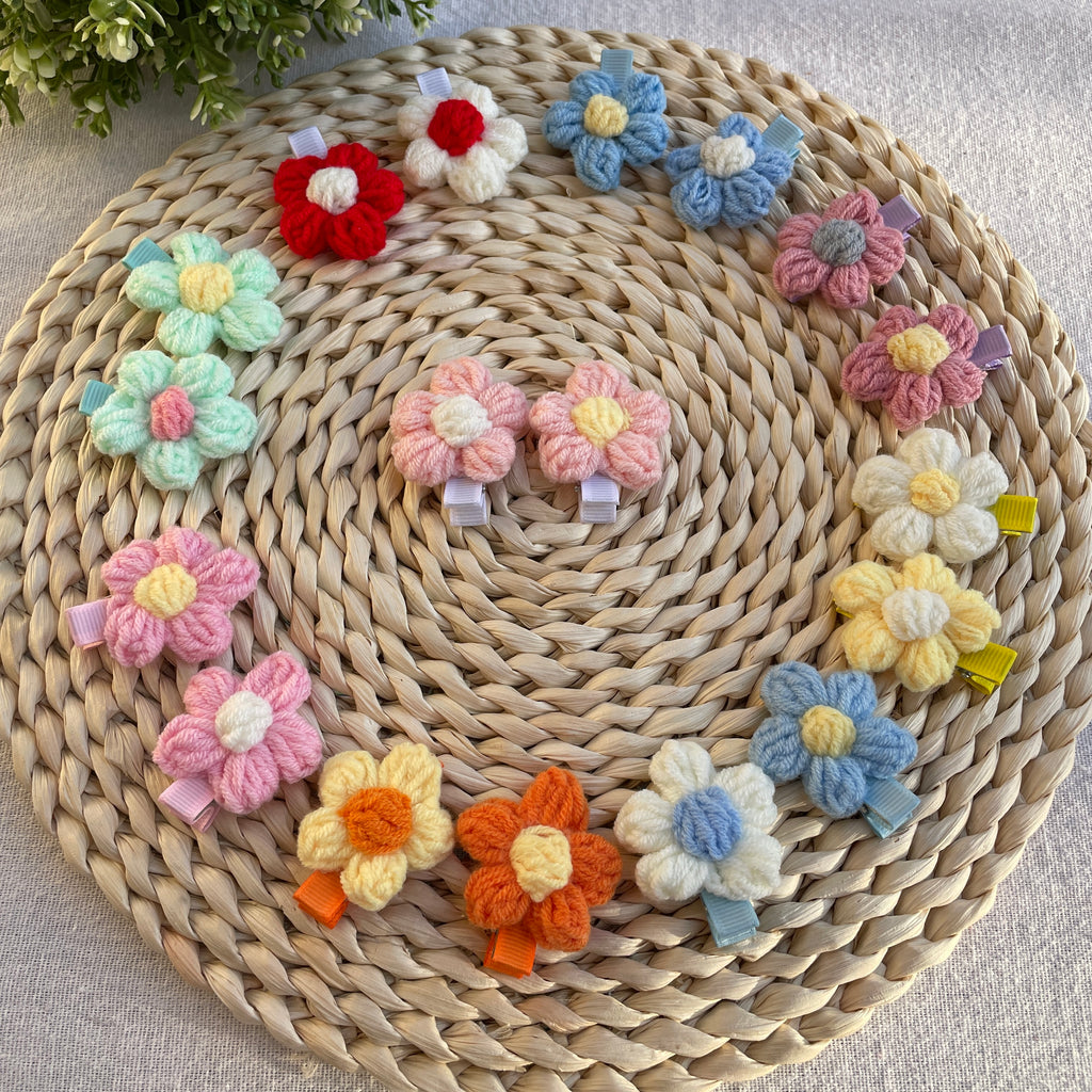 Set of 2 Hair Clips "Flower"